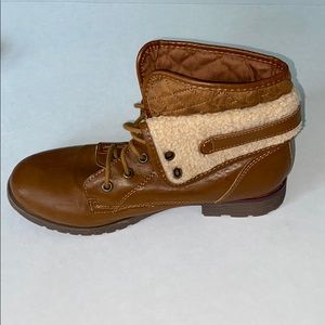 GORGEOUS FALL BROWN BOOT